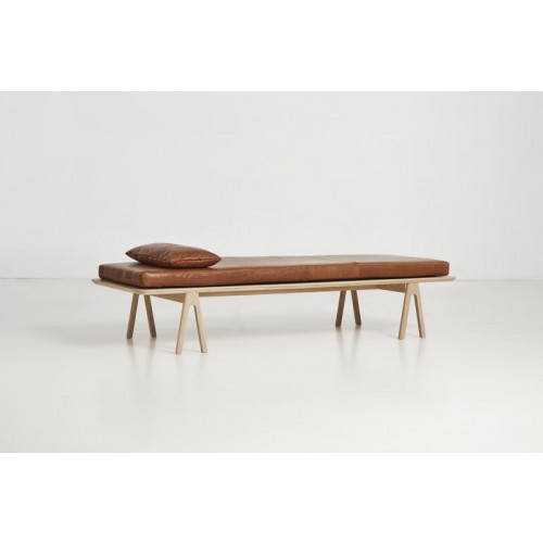 WOUD 우드 Level 쿠션 for daybed nougat leather WD101040