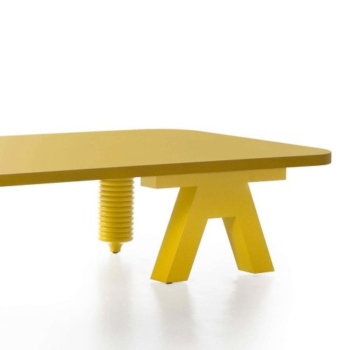 비디 바르셀로나 디자인 (Manufacturer)   Jaime 헤이ON (Designer) 옐로우 Multi-Leg 로우 테이블 by for BD 00039
